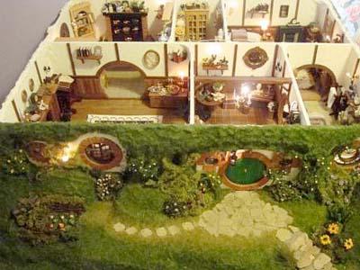 Wow, Wanita Ini Ciptakan Miniatur Rumah The Hobbit!